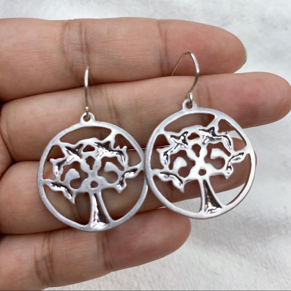 ❣️$25/3❣️ Life of Tree Circle Sliver Plated Dangle Earrings - Picture 5 of 8